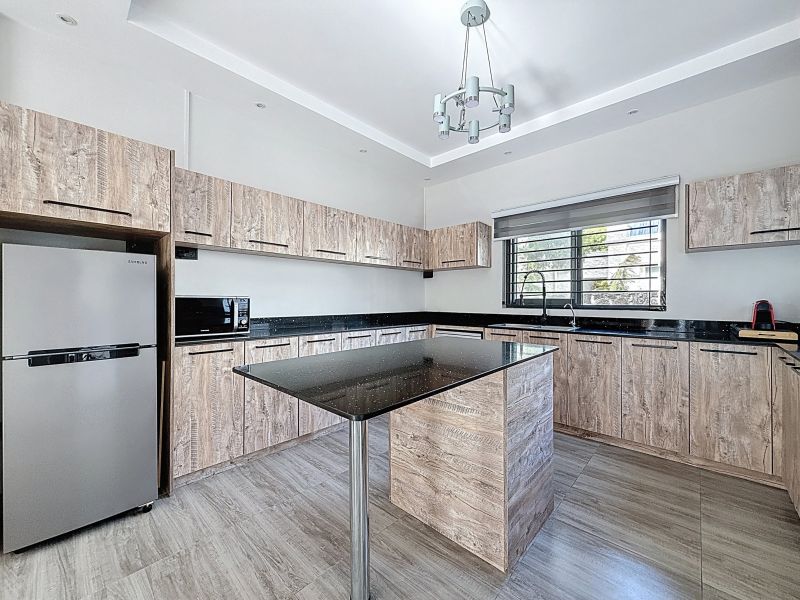 Pereybere House 6 rooms 210 m² Rental