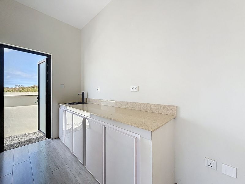 house 5 rooms for rent on Mont Mascal Mont Mascal House 5 rooms 220 m² Rental