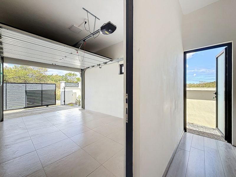 house 5 rooms for rent on Mont Mascal Mont Mascal House 5 rooms 220 m² Rental