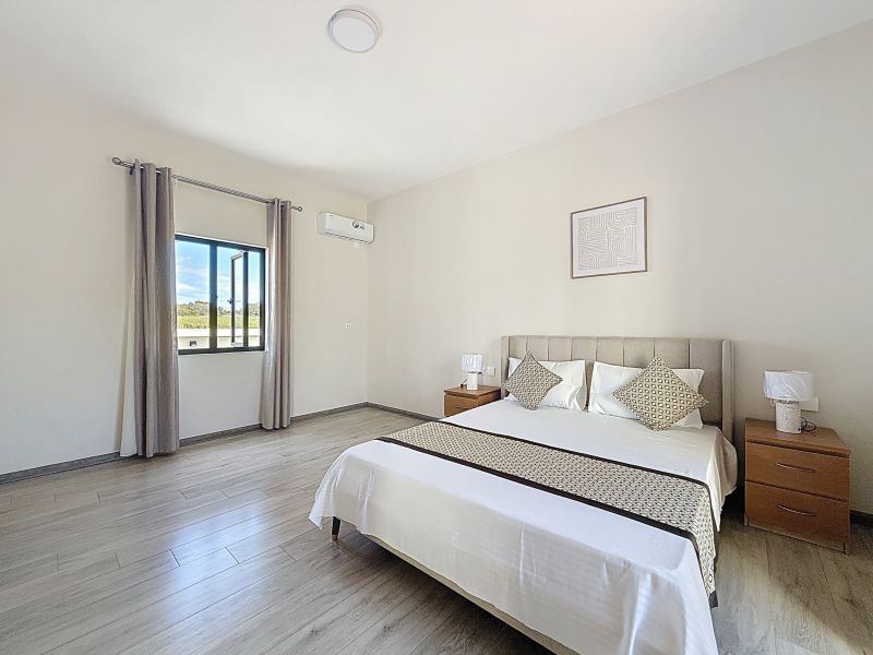 house 5 rooms for rent on Mont Mascal Mont Mascal House 5 rooms 220 m² Rental