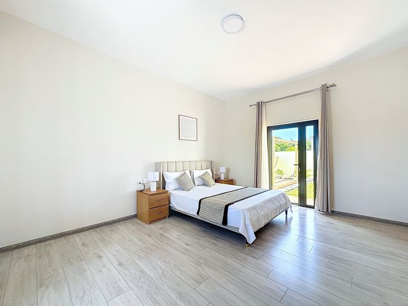 house 5 rooms for rent on Mont Mascal Mont Mascal House 5 rooms 220 m² Rental