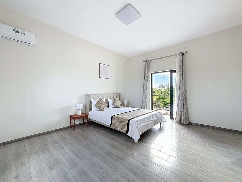 house 5 rooms for rent on Mont Mascal Mont Mascal House 5 rooms 220 m² Rental