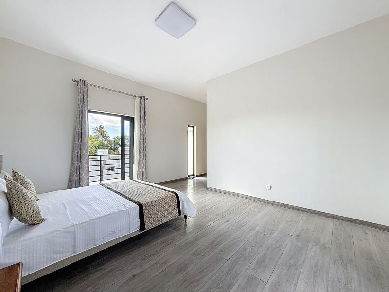 house 5 rooms for rent on Mont Mascal Mont Mascal House 5 rooms 220 m² Rental