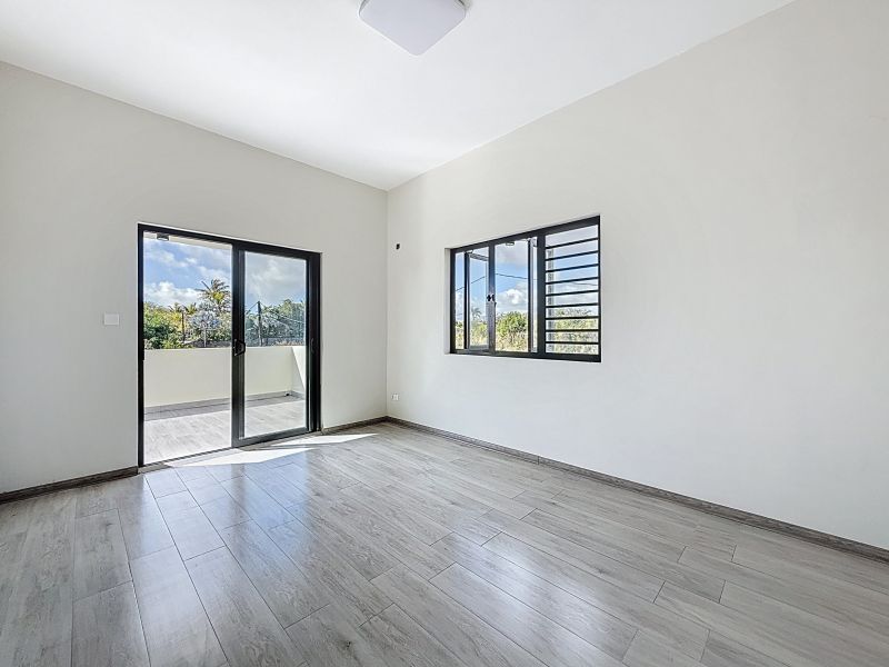 house 5 rooms for rent on Mont Mascal Mont Mascal House 5 rooms 220 m² Rental
