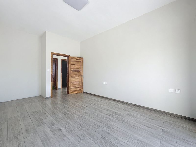 house 5 rooms for rent on Mont Mascal Mont Mascal House 5 rooms 220 m² Rental