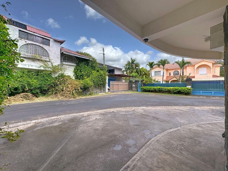 Pointe aux Canonniers Local d'activité 48 m² Location