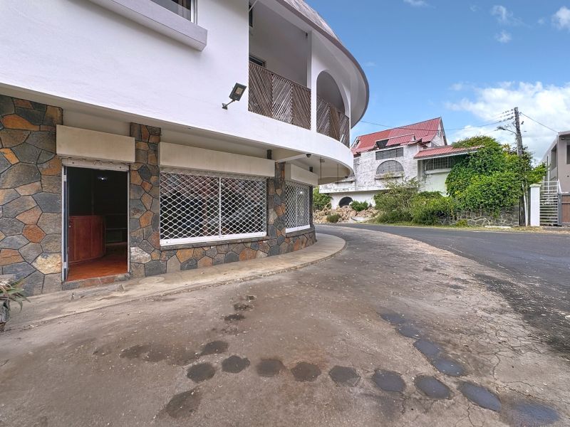 Pointe aux Canonniers Local d'activité 48 m² Location