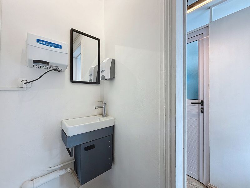 Trou aux Biches Local d'activité 80&nbsp;m² Vente