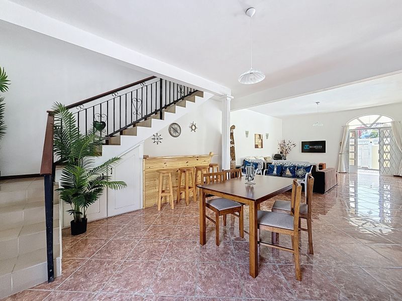 Pereybere Appartement 4 pièces 172 m² Location