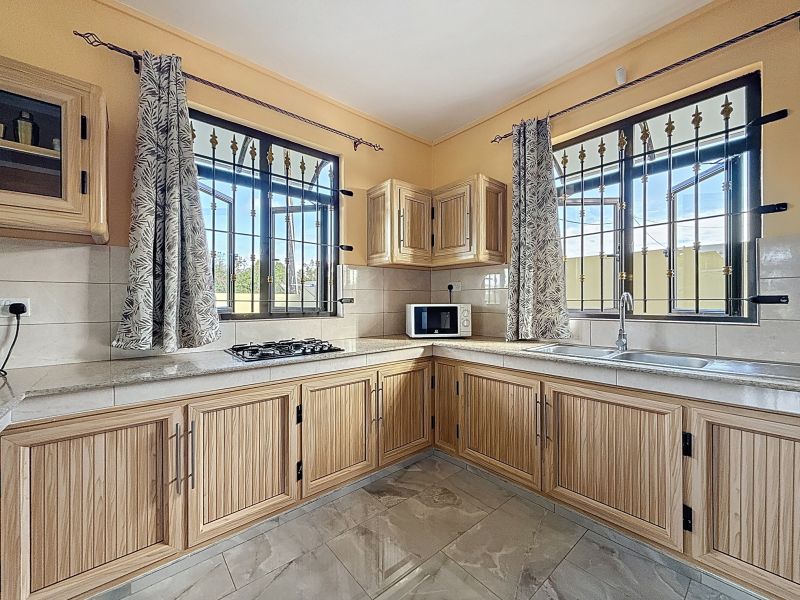 Pereybere Maison 5 pièces 200 m² Location