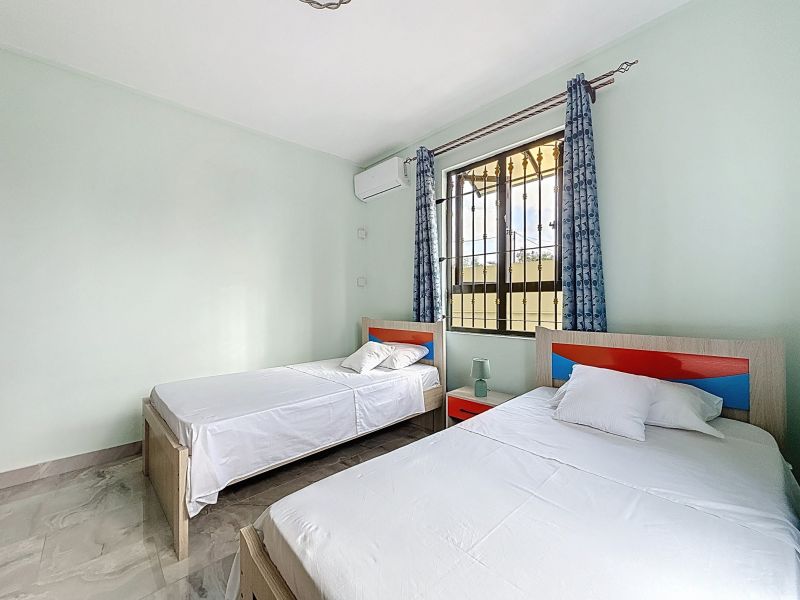 Pereybere Maison 5 pièces 200 m² Location