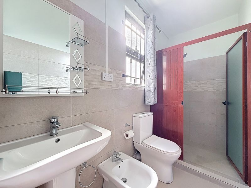 Pereybere Maison 5 pièces 200 m² Location