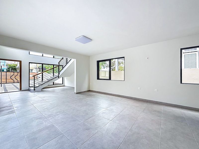 Pereybere Maison 4 pièces 214 m² Vente