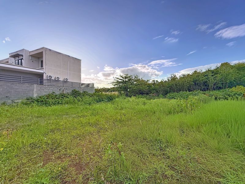 Pereybere Land 950 m² Sale