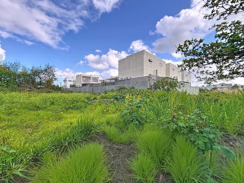 Pereybere Land 950 m² Sale