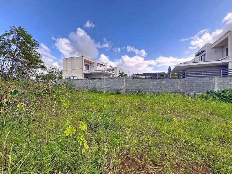 Pereybere Land 950 m² Sale