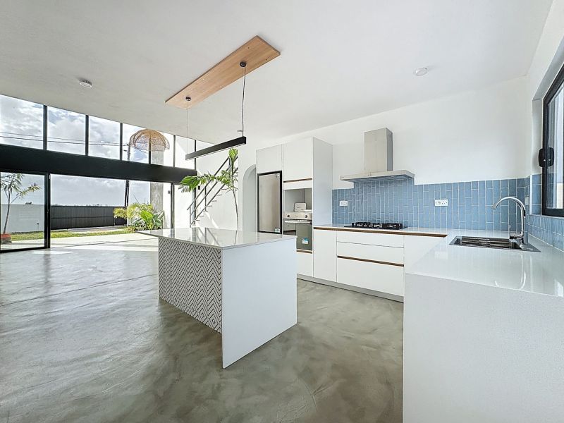 house 4 rooms for sale on Petit Raffray Petit Raffray House 4 rooms 137.74 m² Sale