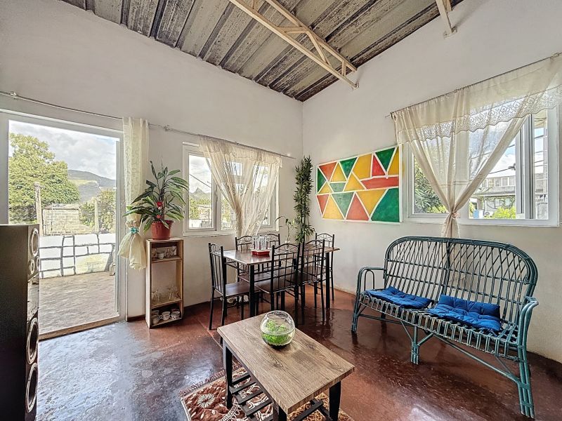 maison 17 pièces en vente sur Port Louis Port Louis Maison 17 pièces 359.3 m² Vente