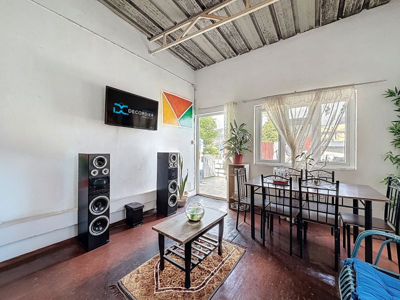 maison 17 pièces en vente sur Port Louis Port Louis Maison 17 pièces 359.3 m² Vente