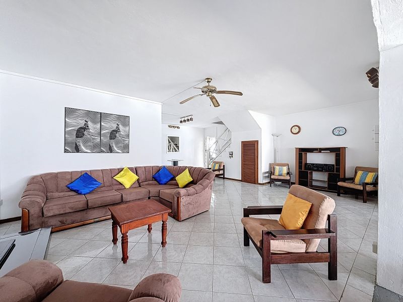 house 4 rooms for sale on Pointe aux Canonniers Pointe aux Canonniers House 4 rooms 136 m² Sale