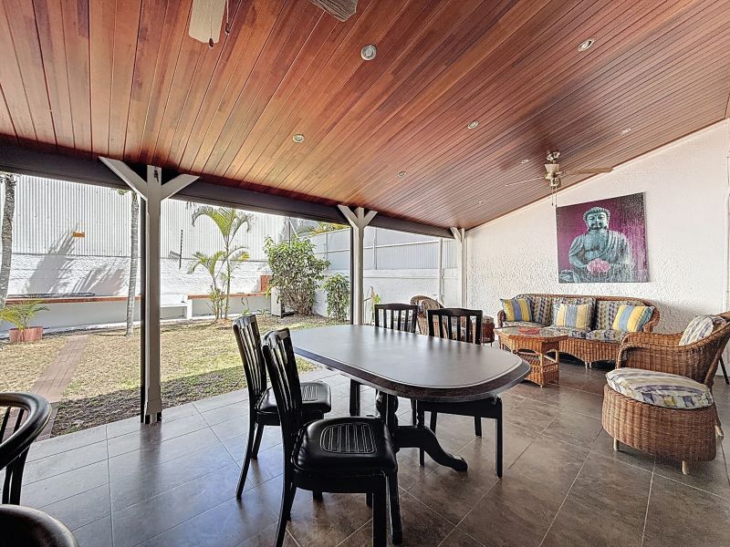 house 4 rooms for sale on Pointe aux Canonniers Pointe aux Canonniers House 4 rooms 136 m² Sale