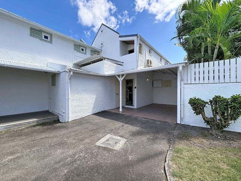 house 4 rooms for sale on Pointe aux Canonniers Pointe aux Canonniers House 4 rooms 136 m² Sale