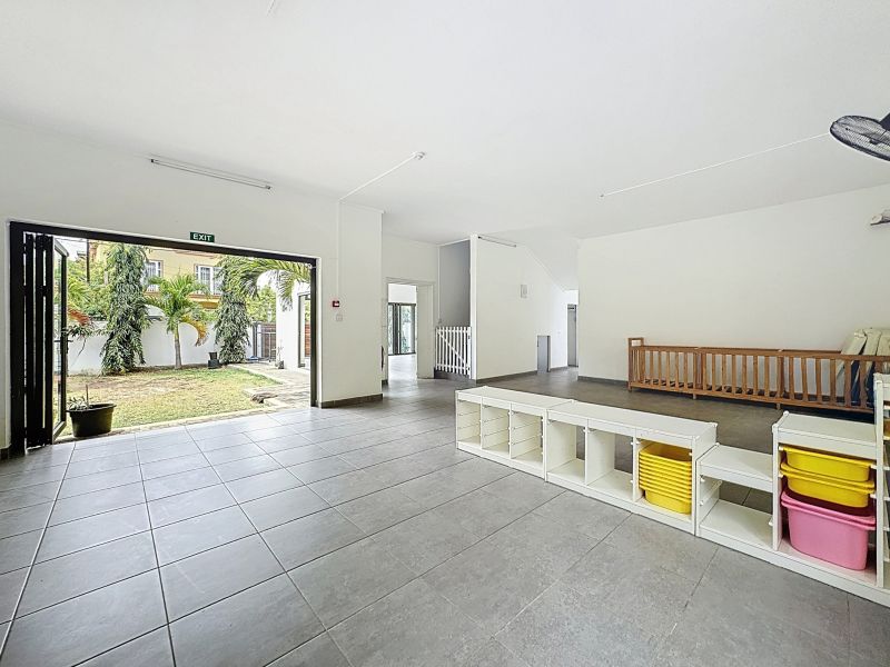 Mont Choisy Maison 5 pièces 379 m² Location