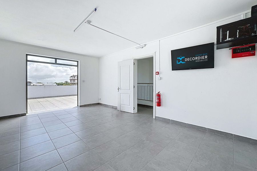 Mont Choisy Maison 5&nbsp;pièces 379&nbsp;m² Location