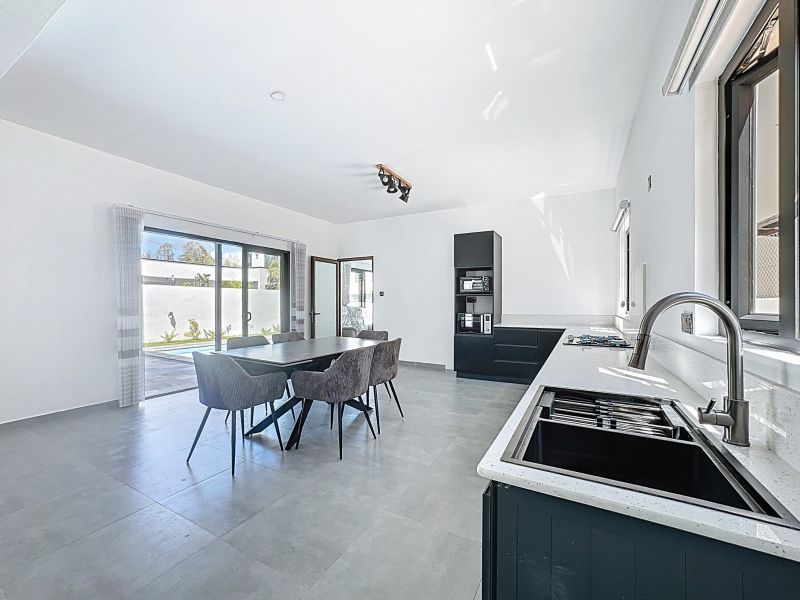 Calodyne House 4 rooms 242.75 m² Rental