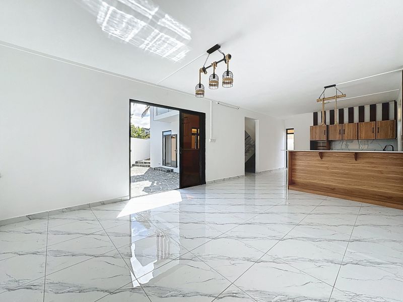 Trou aux Biches Maison 5 pièces 264.7 m² Vente