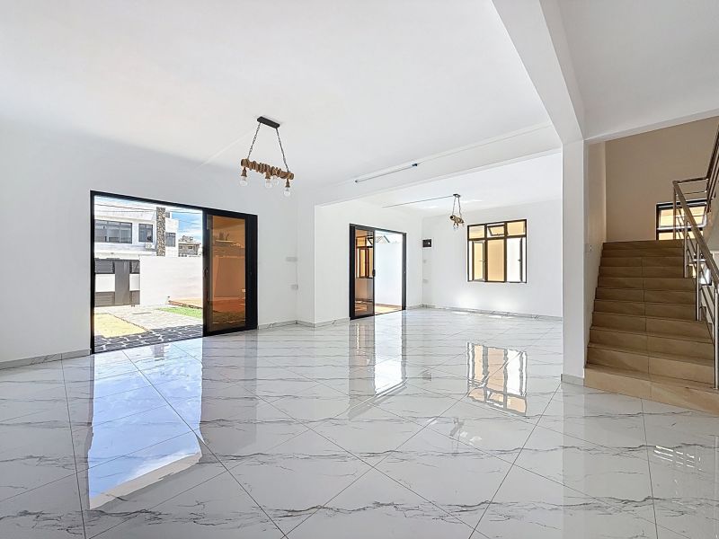 Trou aux Biches Maison 5 pièces 255.4 m² Vente