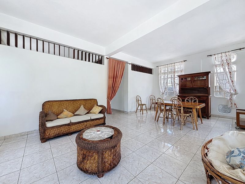 Roches Noires Maison 16 pièces 385 m² Vente