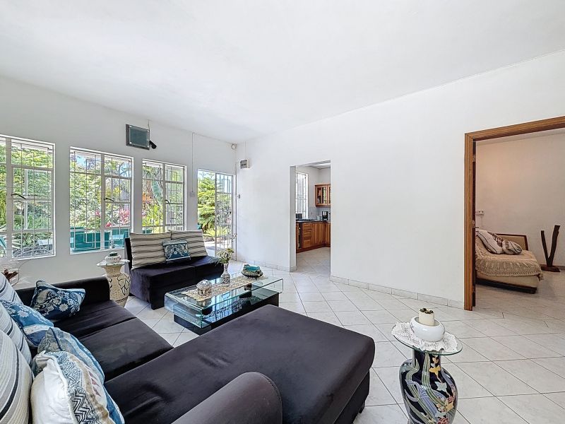 Roches Noires Maison 16 pièces 385 m² Vente