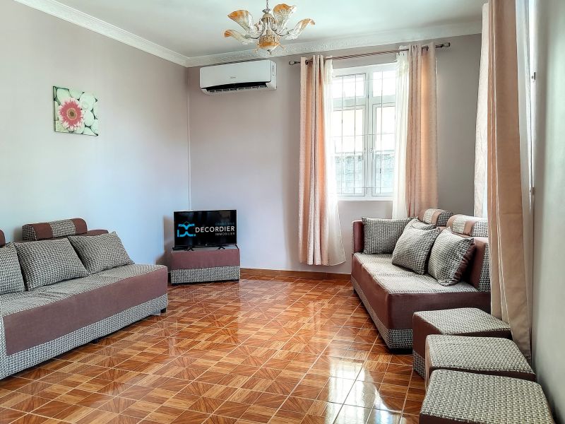 Pereybere House 6&nbsp;rooms 130&nbsp;m² Rental