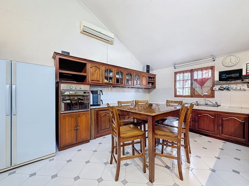 Roches Brunes Maison 8&nbsp;pièces 300&nbsp;m² Vente