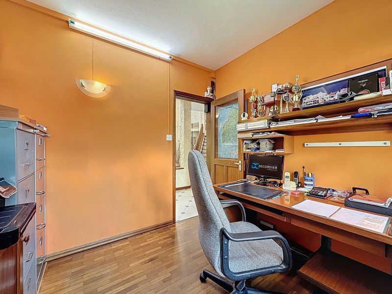 Roches Brunes Maison 8&nbsp;pièces 300&nbsp;m² Vente