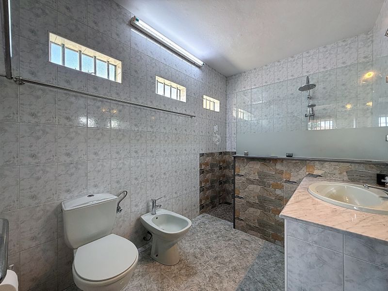 Roches Brunes Maison 8&nbsp;pièces 300&nbsp;m² Vente