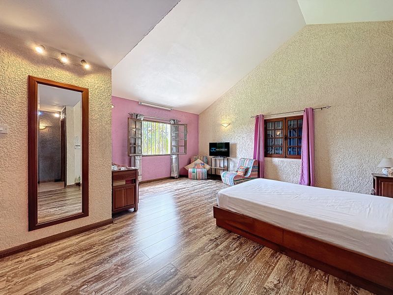 Roches Brunes Maison 8&nbsp;pièces 300&nbsp;m² Vente