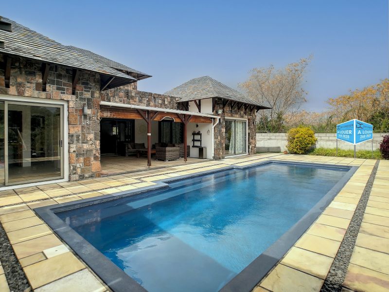 Petit Raffray Maison 4&nbsp;pièces 184.04&nbsp;m² Location