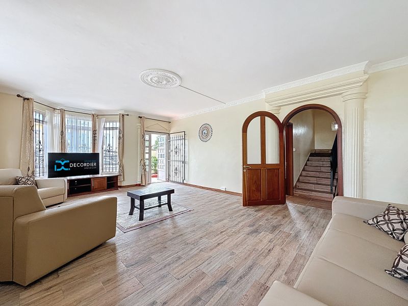 Pereybere Maison 10&nbsp;pièces 252&nbsp;m² Vente