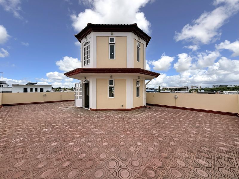 Pereybere Maison 10&nbsp;pièces 252&nbsp;m² Location