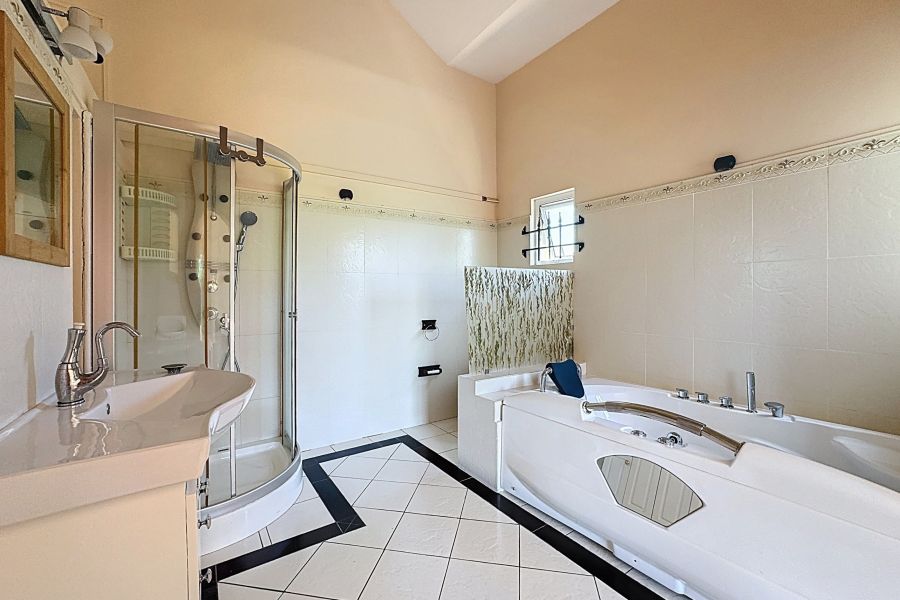 Pereybere Maison 16&nbsp;pièces 455&nbsp;m² Vente