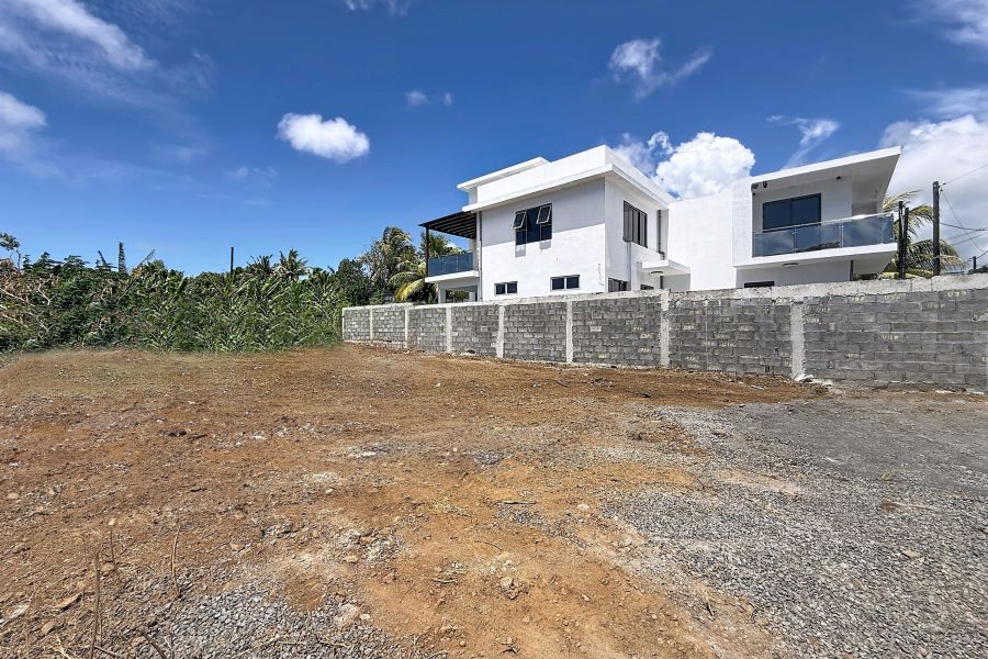 Petit Raffray Land 316&nbsp;m² Sale