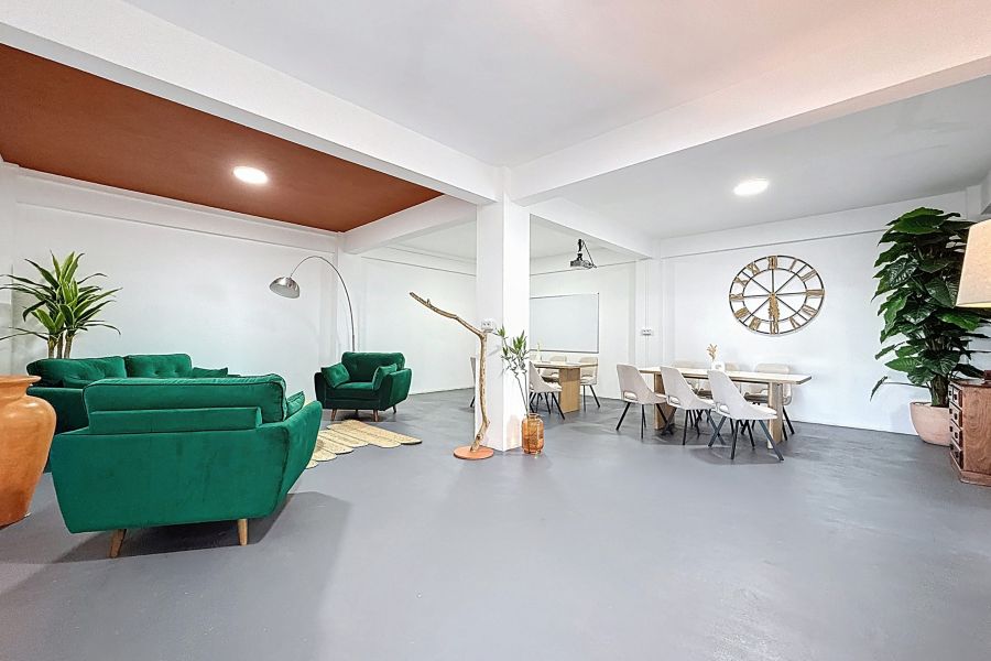 Roches Brunes Activity premises 180&nbsp;m² Rental