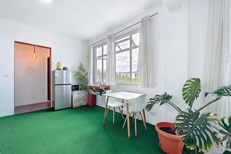 Roches Brunes Activity premises 180&nbsp;m² Rental