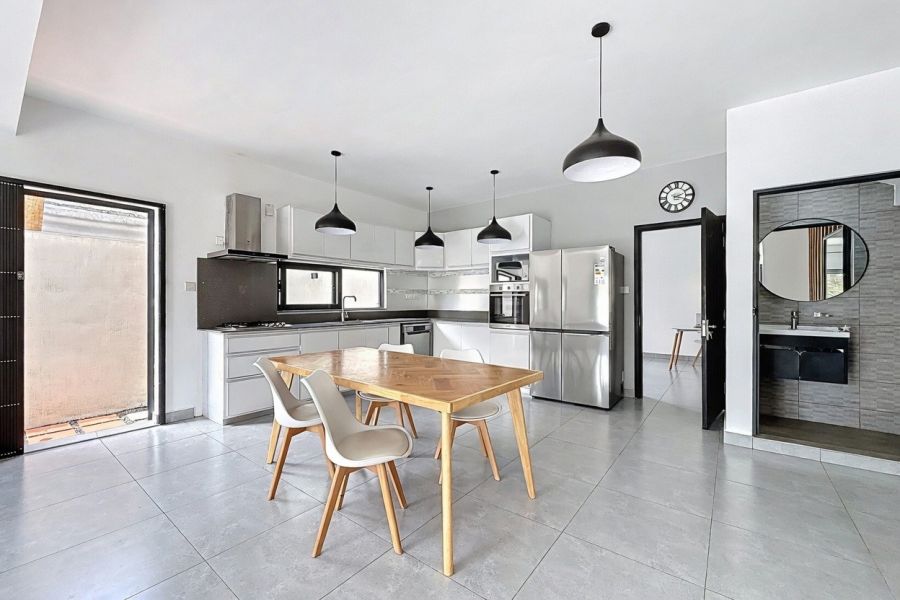 Grand Baie Maison 4&nbsp;pièces 145&nbsp;m² Vente