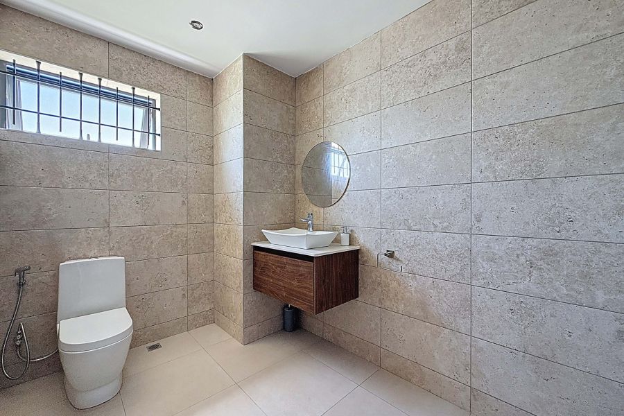 Albion Maison 6&nbsp;pièces 341&nbsp;m² Location