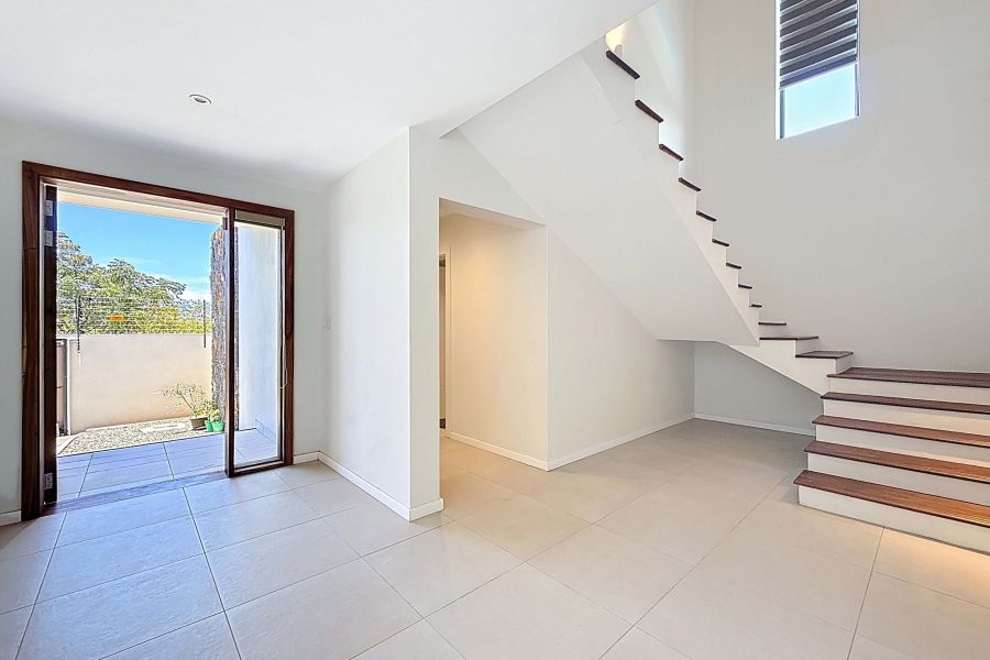 Albion Maison 6&nbsp;pièces 341&nbsp;m² Location