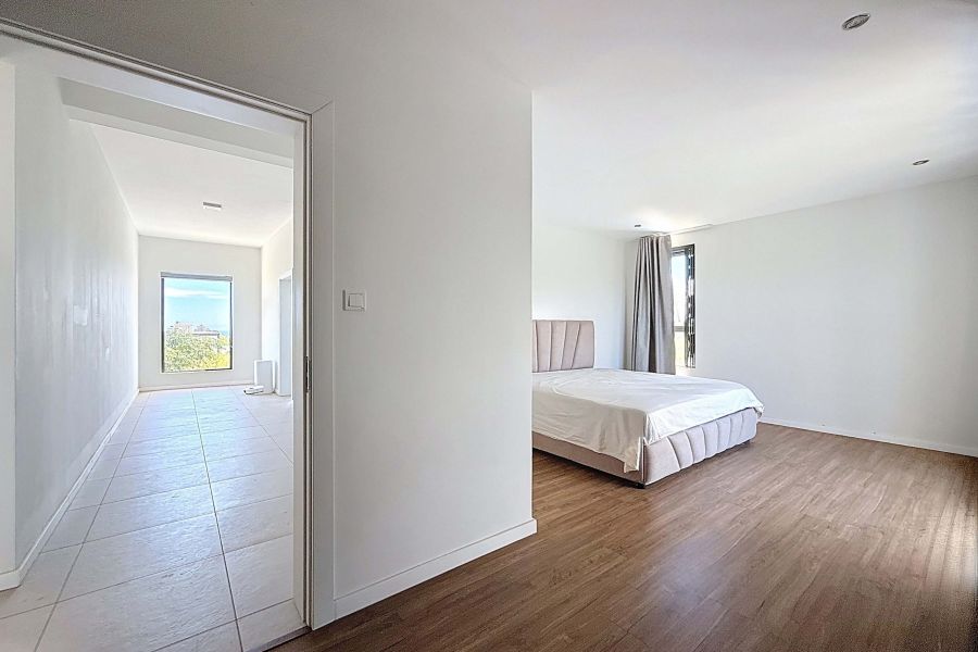 Albion Maison 6&nbsp;pièces 341&nbsp;m² Location