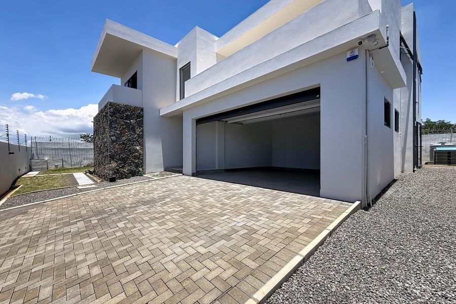 Albion Maison 6&nbsp;pièces 341&nbsp;m² Location